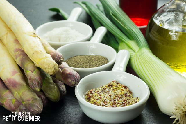 Asperges à la vinaigrette à l’oignon vert et moutarde à l’ancienne (ingrédients)